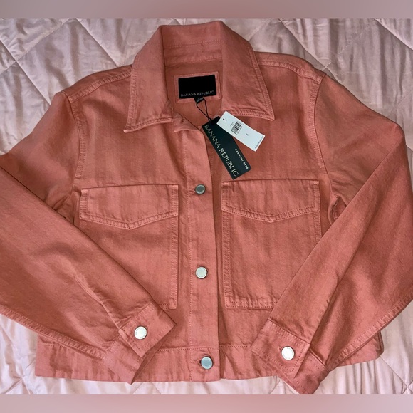 Banana Republic Jackets & Blazers - Banana Republic NWT cropped denim jacket